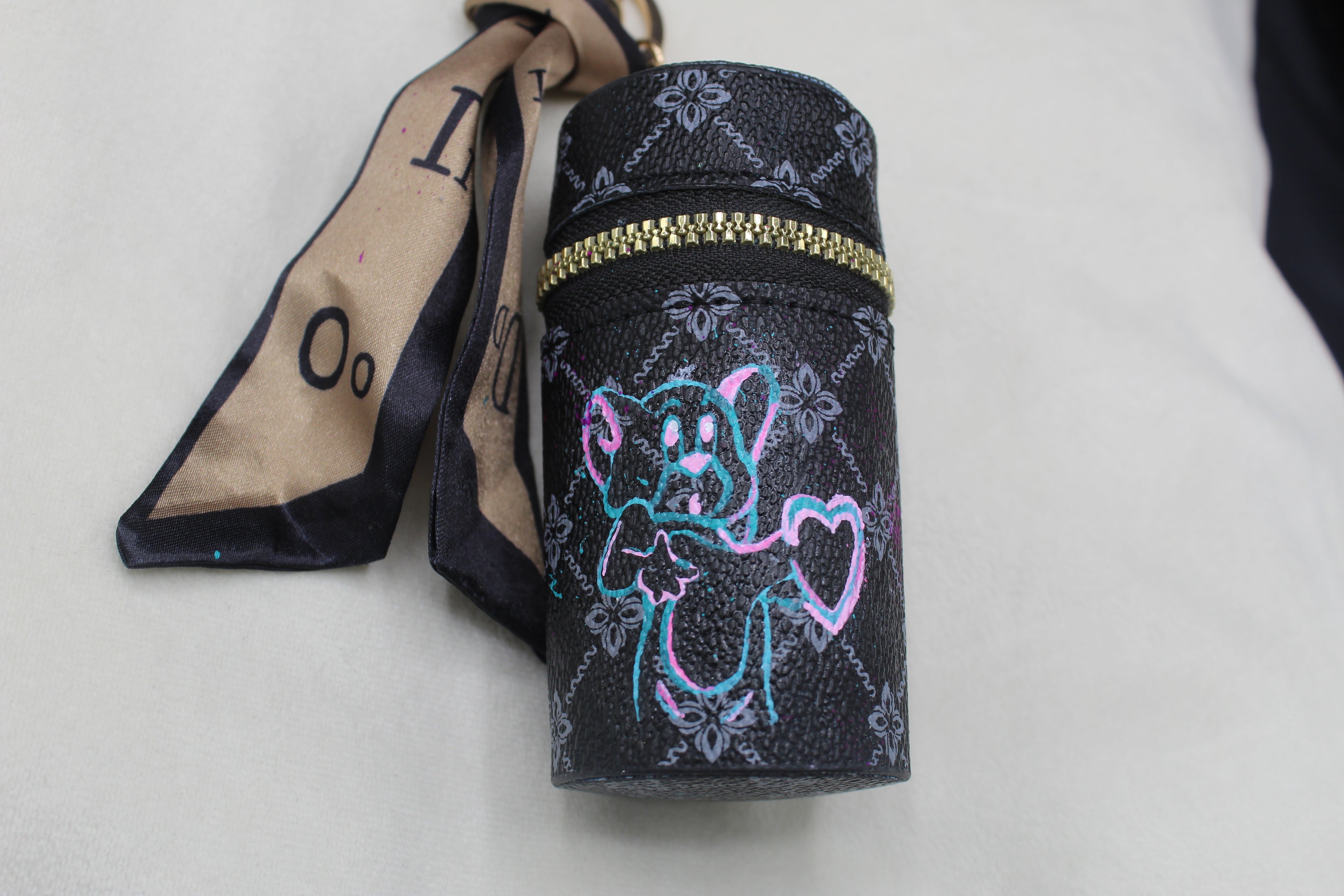 zylindrisches Portmonee (bemalt)